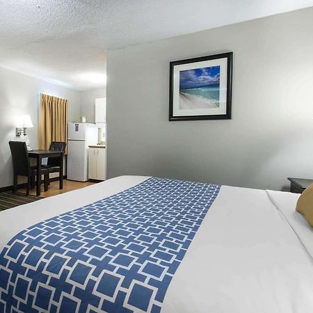 Suburban Extended Stay Hotel Naval Base Area Warrington Dış mekan fotoğraf