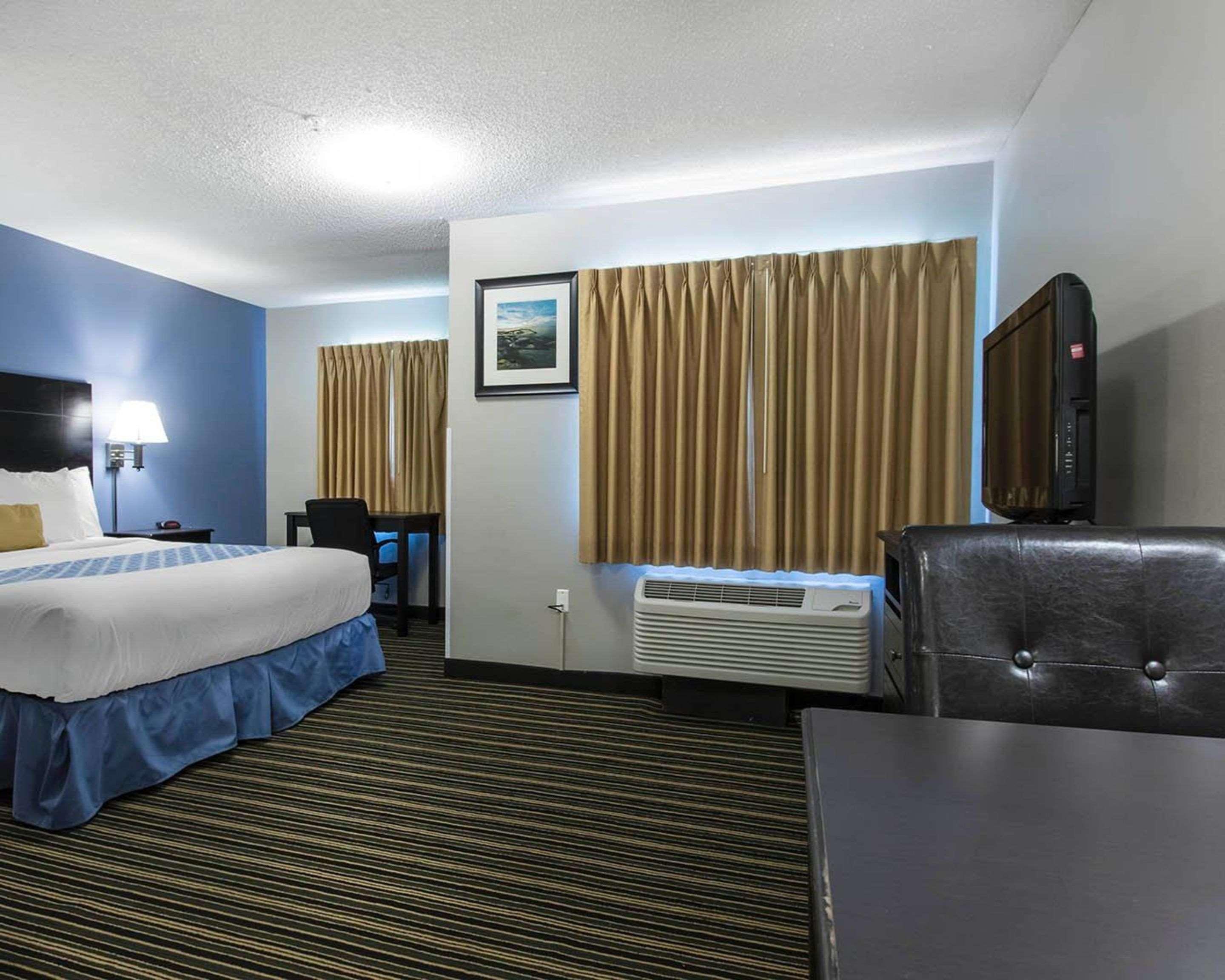 Suburban Extended Stay Hotel Naval Base Area Warrington Dış mekan fotoğraf