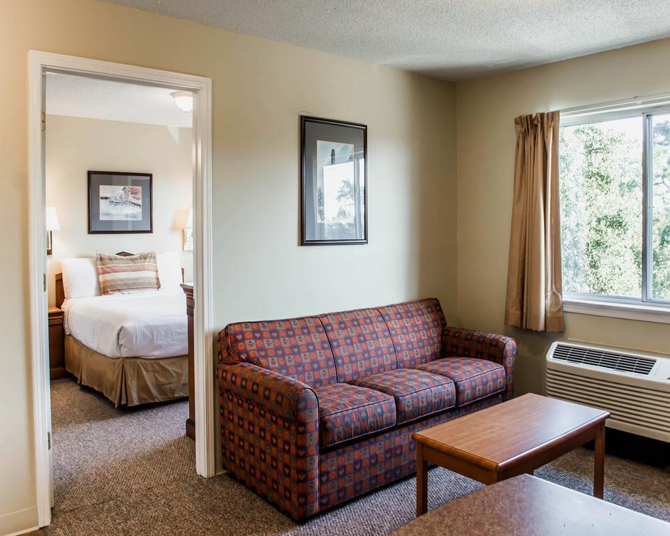 Suburban Extended Stay Hotel Naval Base Area Warrington Dış mekan fotoğraf
