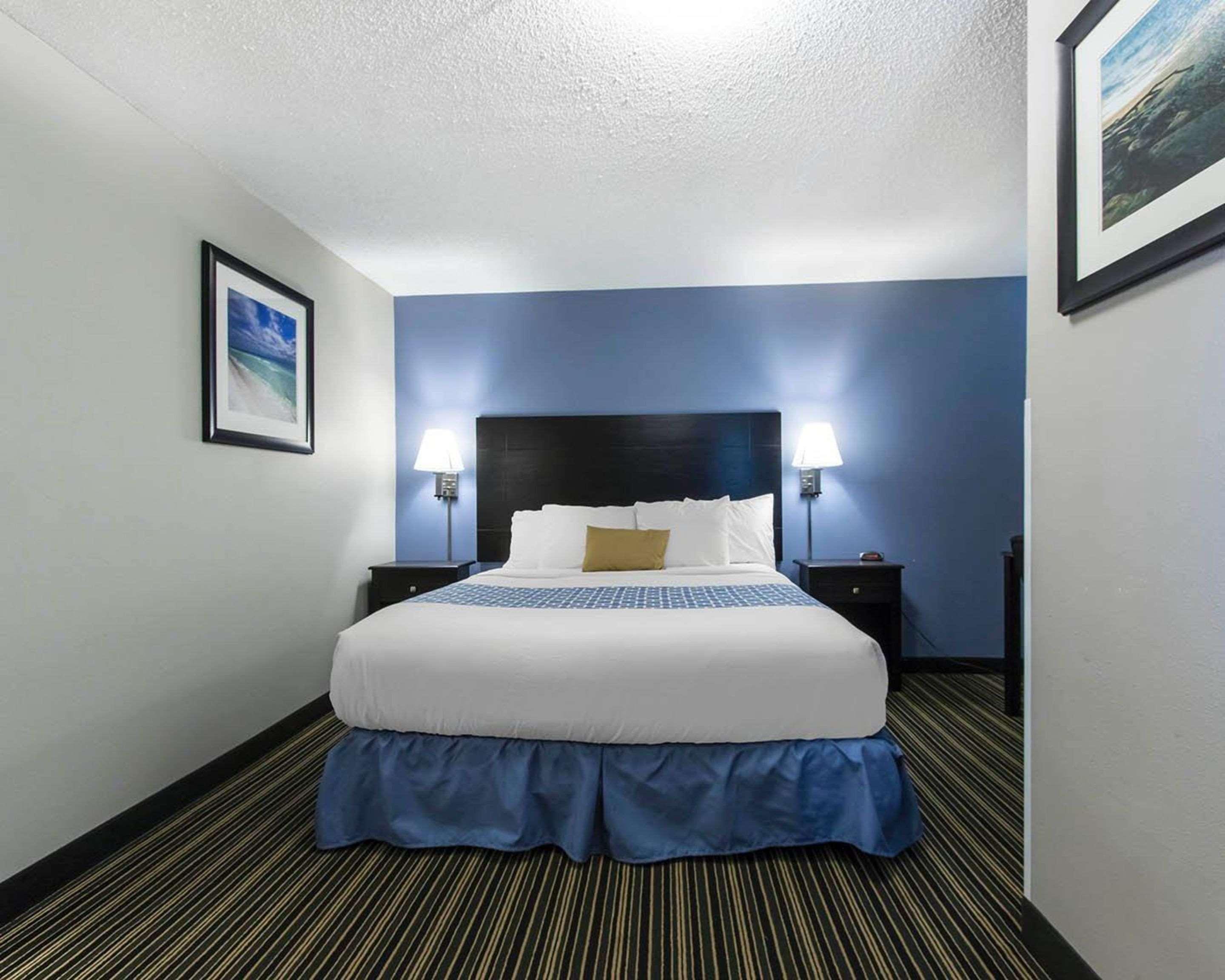 Suburban Extended Stay Hotel Naval Base Area Warrington Dış mekan fotoğraf