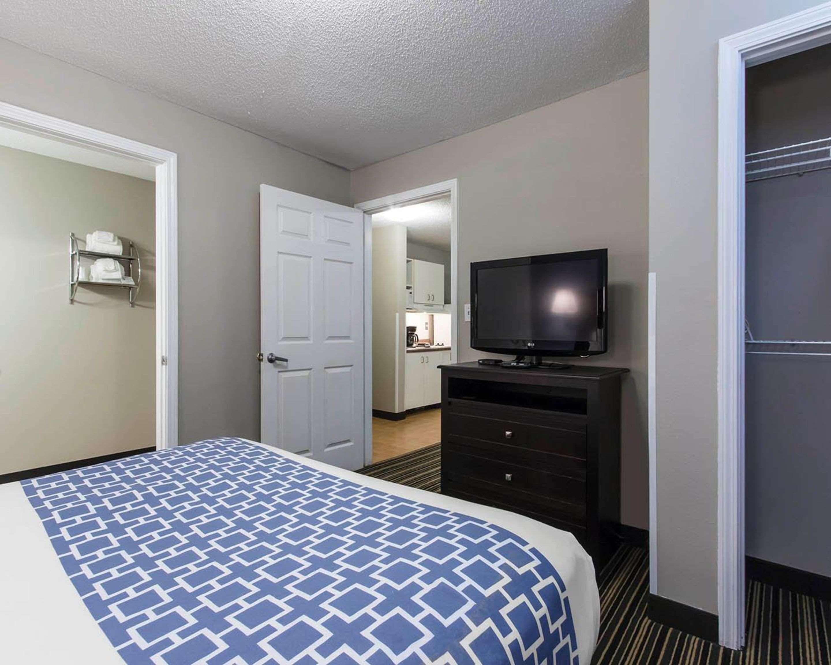 Suburban Extended Stay Hotel Naval Base Area Warrington Dış mekan fotoğraf