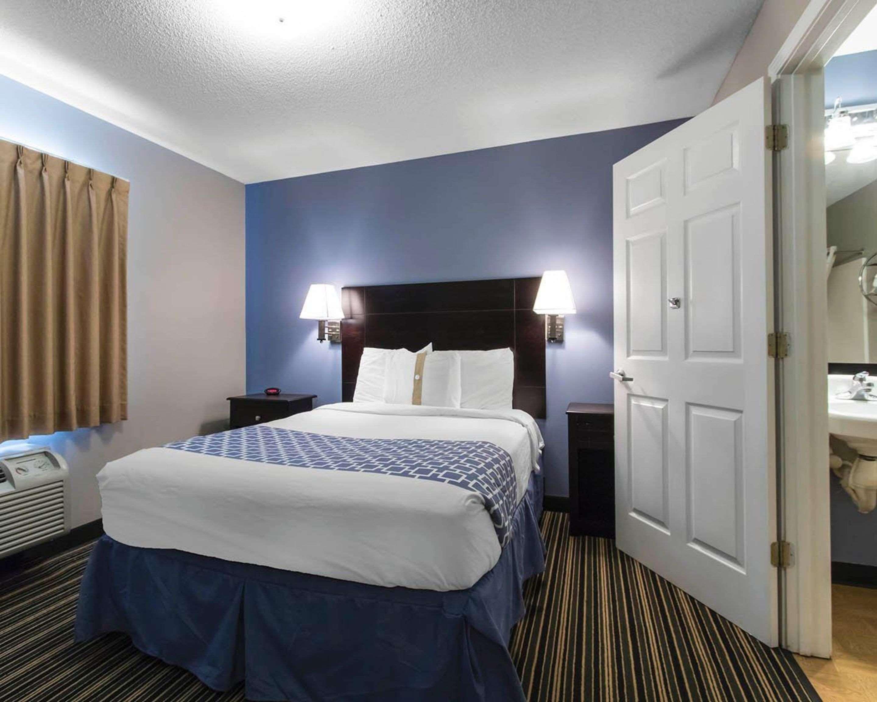 Suburban Extended Stay Hotel Naval Base Area Warrington Dış mekan fotoğraf
