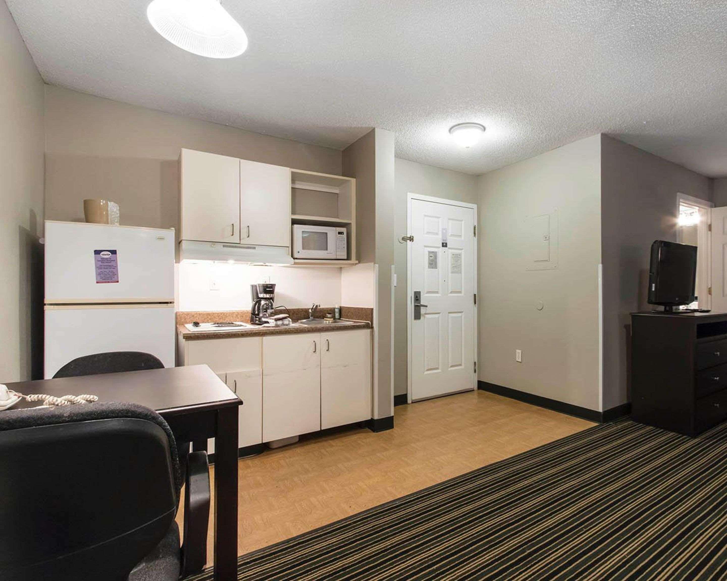 Suburban Extended Stay Hotel Naval Base Area Warrington Dış mekan fotoğraf